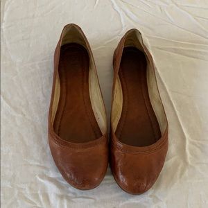 Frye Carson Ballet Flat in Cognac